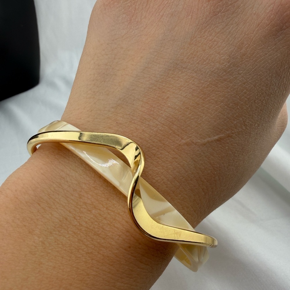 Classic cuff Gold and Cream color Women's Bracelet - Picture 6 of 9